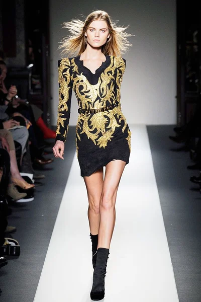 Look 28